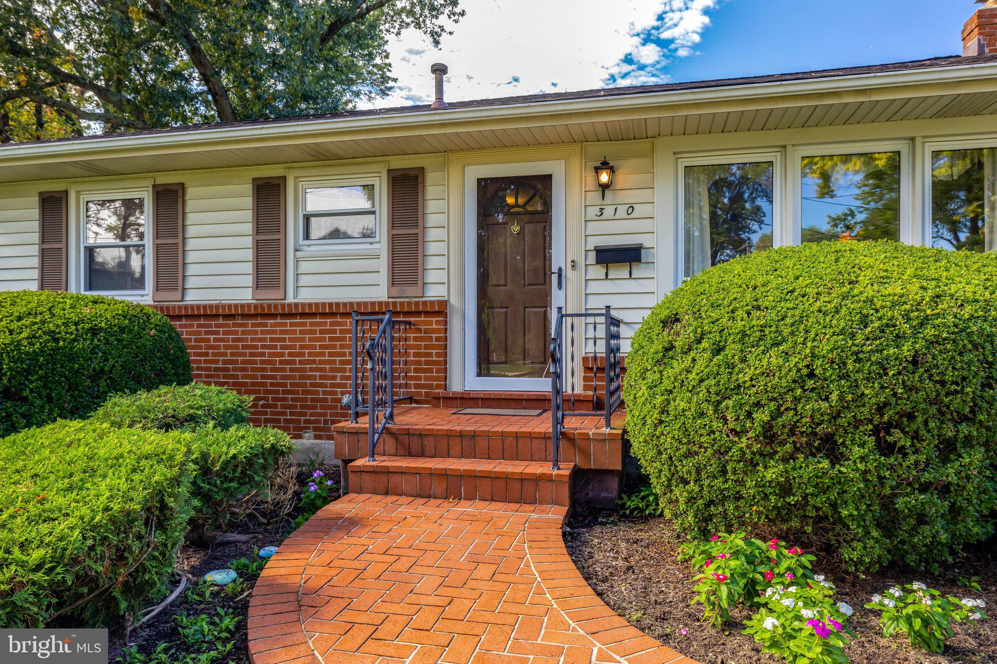 310 ARCADIAN CIRCLE SW