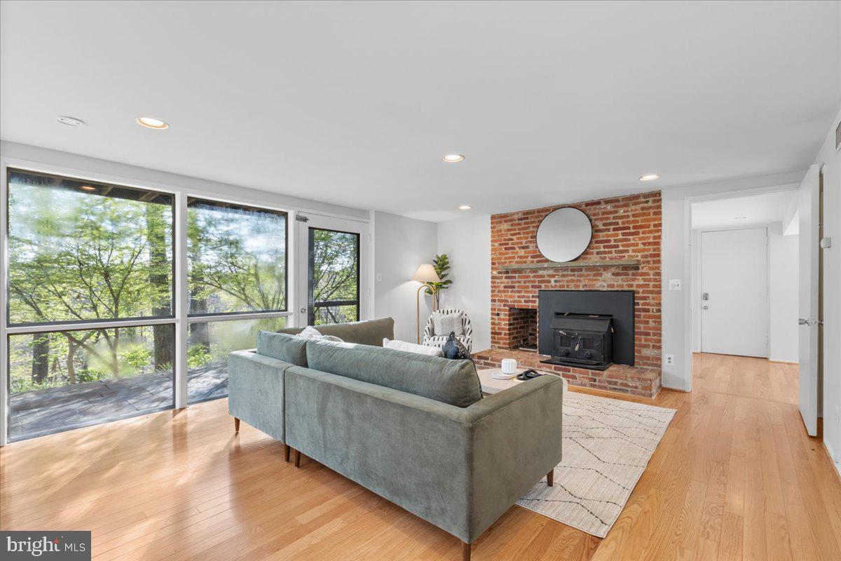 GLEN ECHO HEIGHTS - Residential