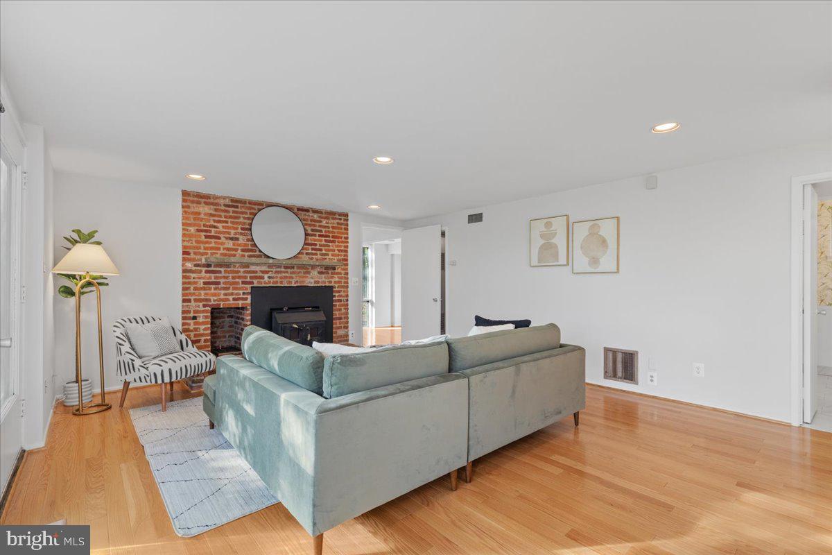 GLEN ECHO HEIGHTS - Residential