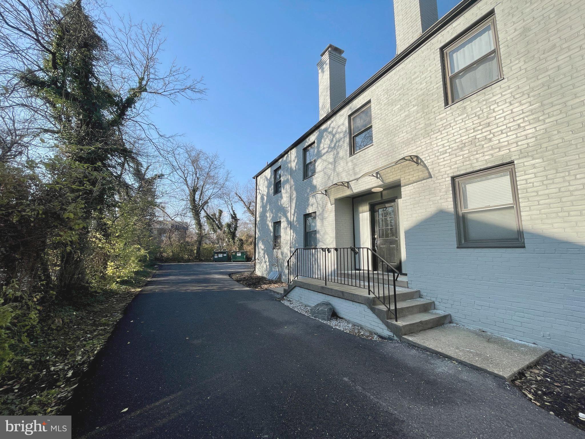 COLLEGE PARK - Residential Lease