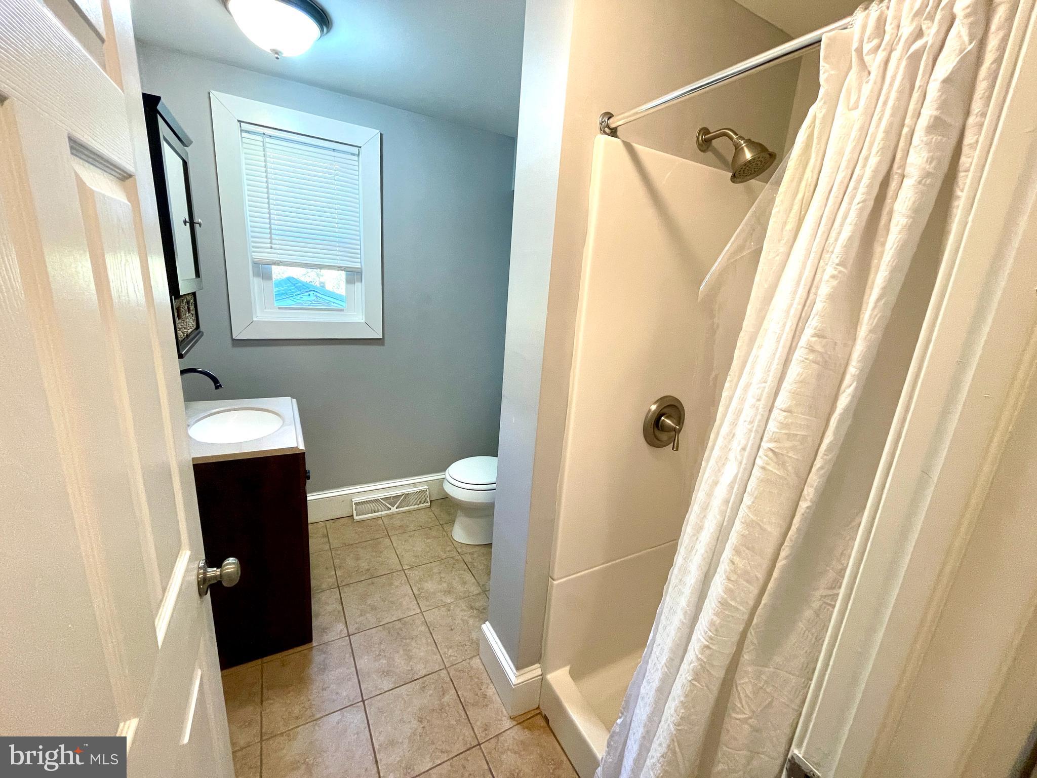 PAOLI GARDENS - Residential Lease