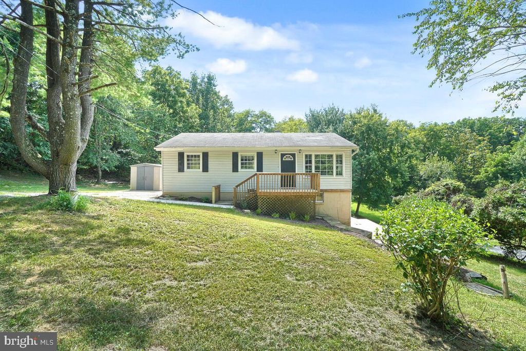 Photo of 2914 Flint Hill Road, ADAMSTOWN, MD 21710 (MLS # MDFR2071418)