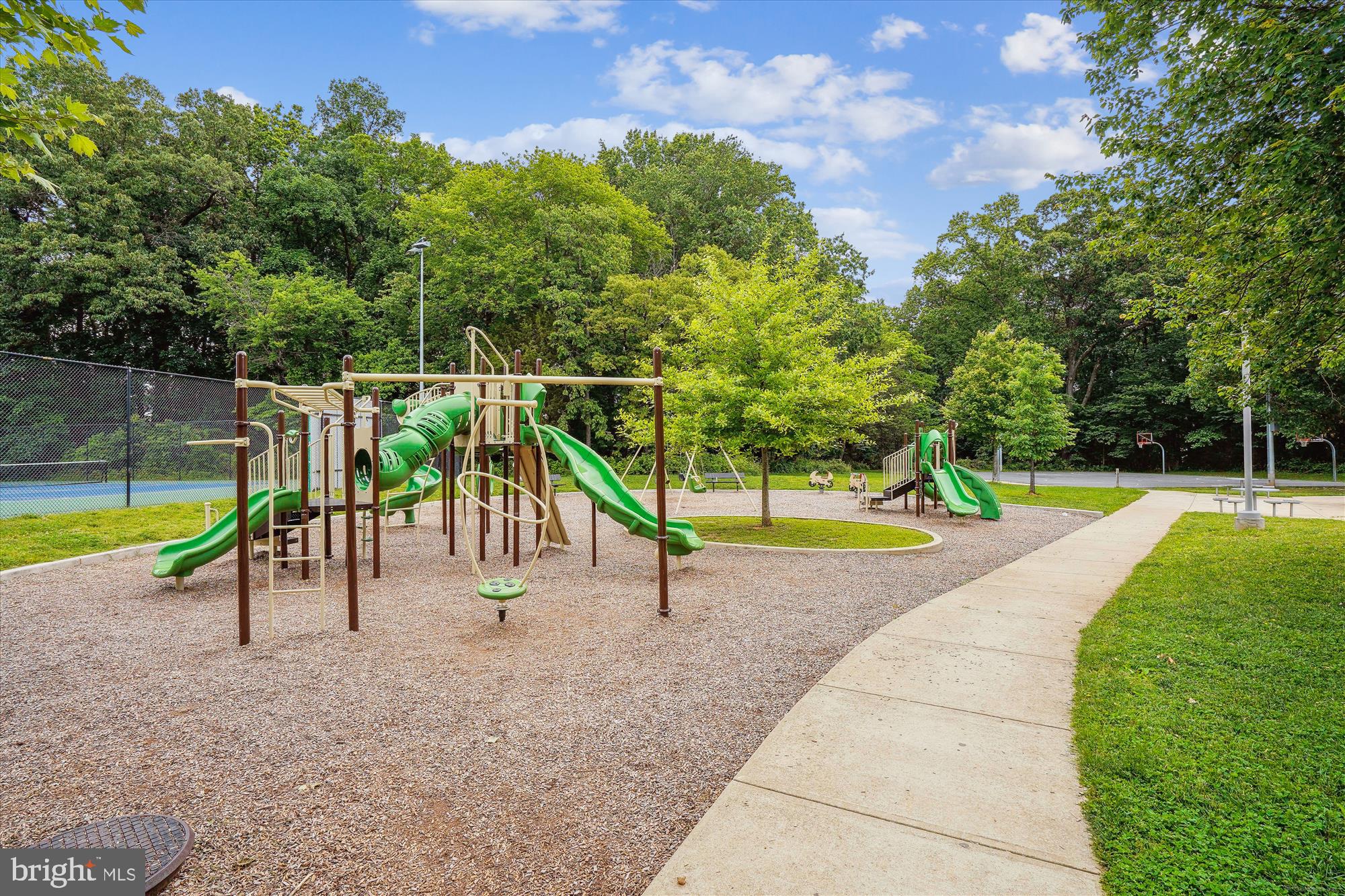 OAK SPRINGS - Residential