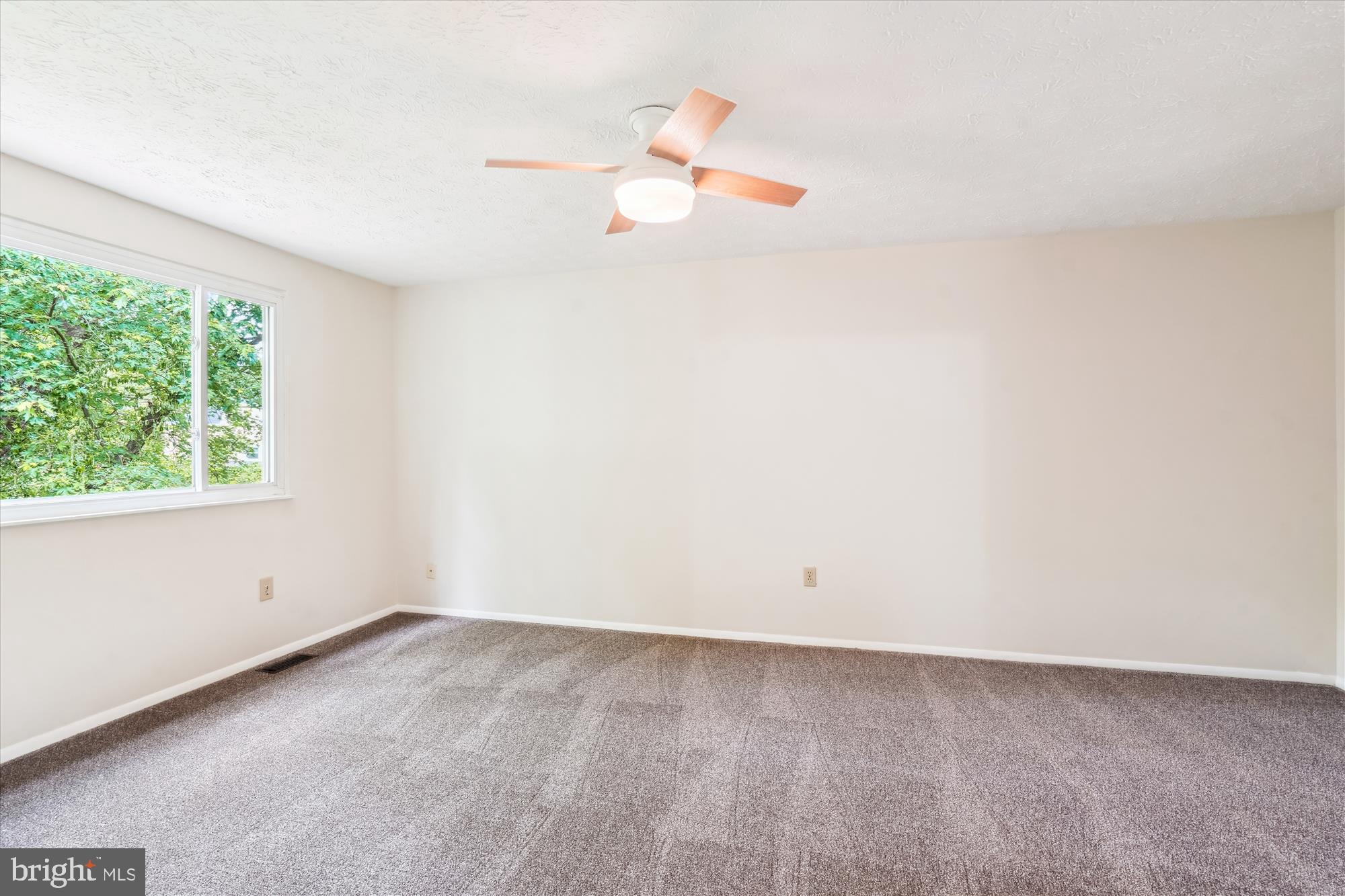 OAK SPRINGS - Residential