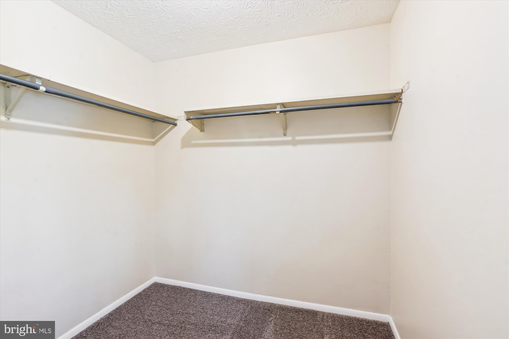 OAK SPRINGS - Residential