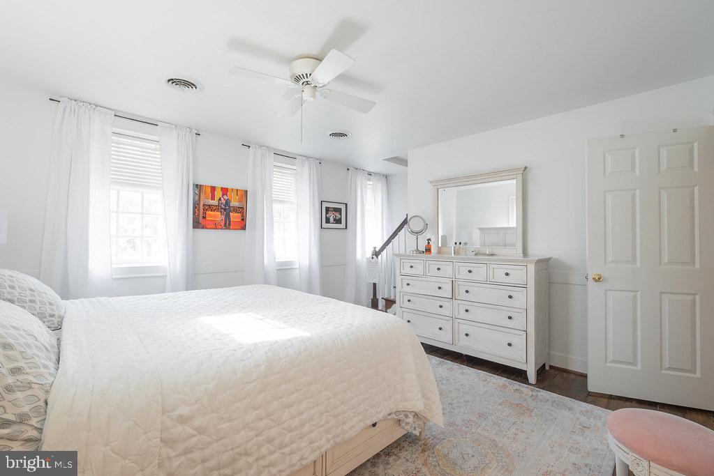 CROWN GRANT - Residential