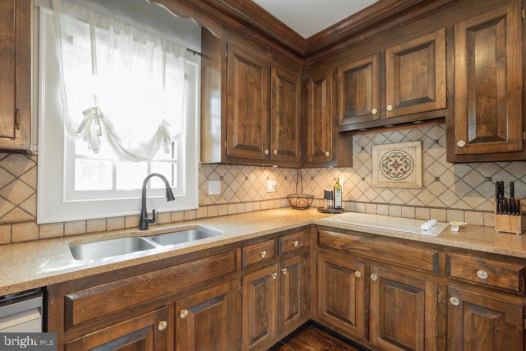 CROWN GRANT - Residential