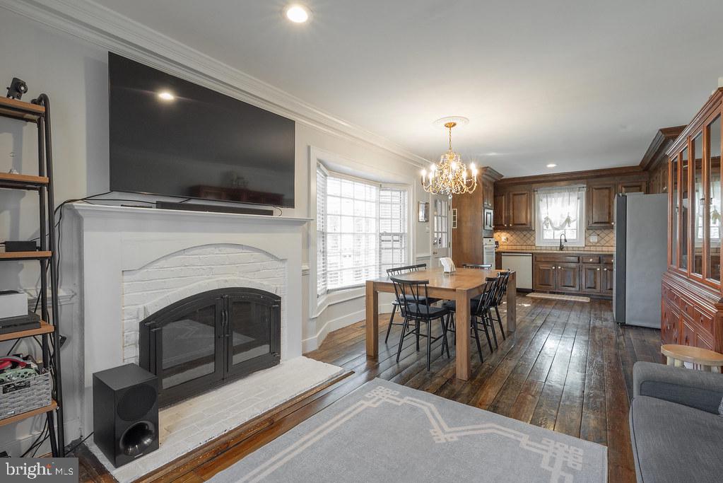 CROWN GRANT - Residential