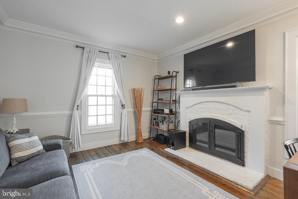 CROWN GRANT - Residential