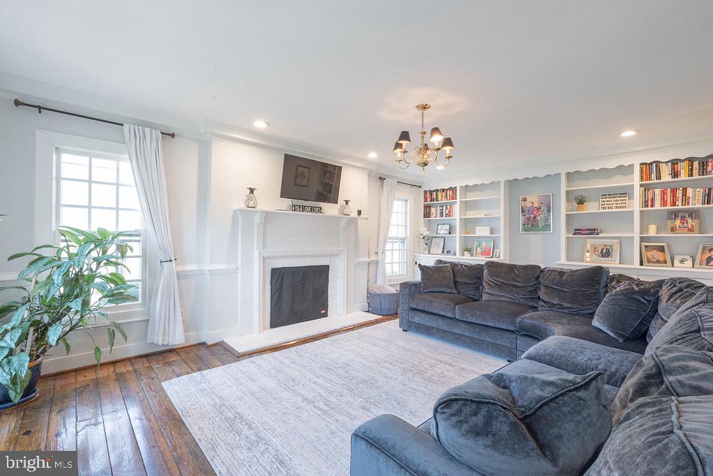 CROWN GRANT - Residential