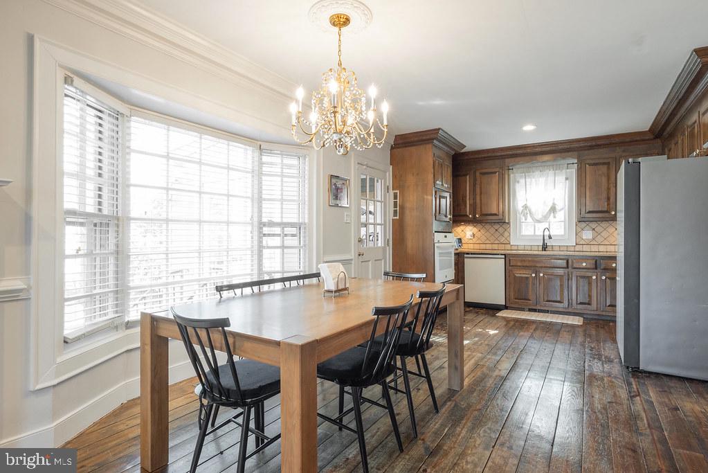 CROWN GRANT - Residential