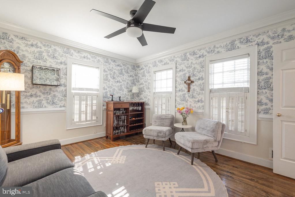 CROWN GRANT - Residential