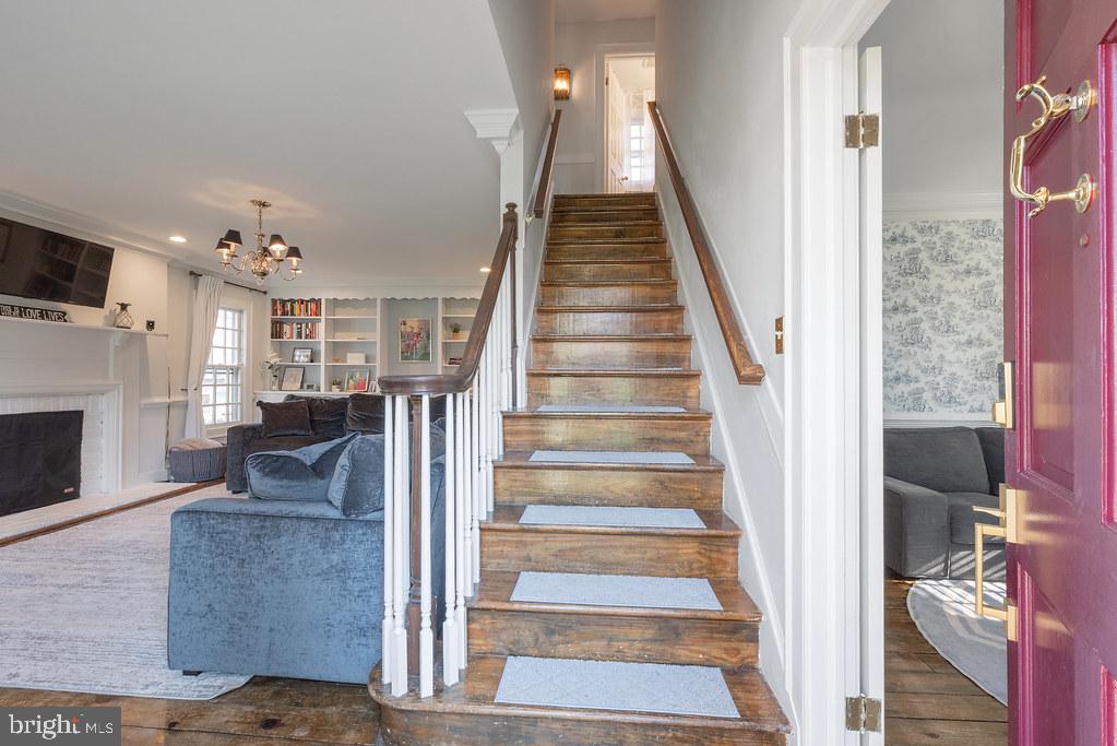 CROWN GRANT - Residential