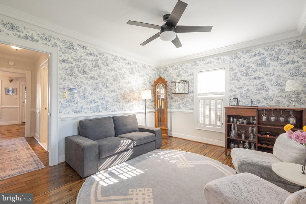 CROWN GRANT - Residential