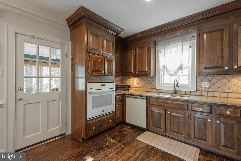 CROWN GRANT - Residential