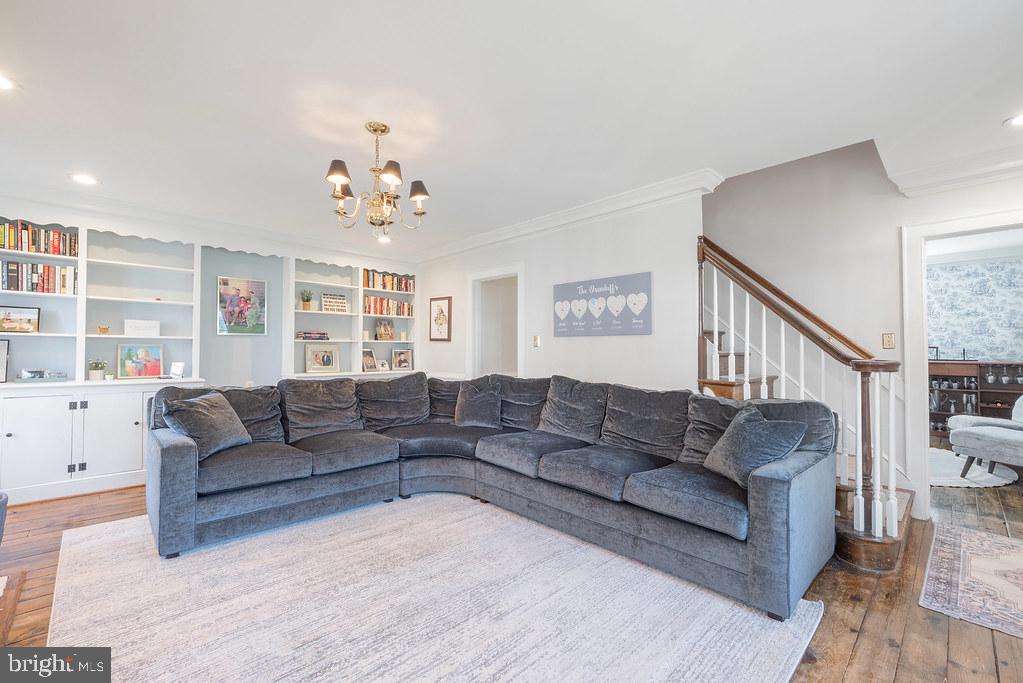 CROWN GRANT - Residential