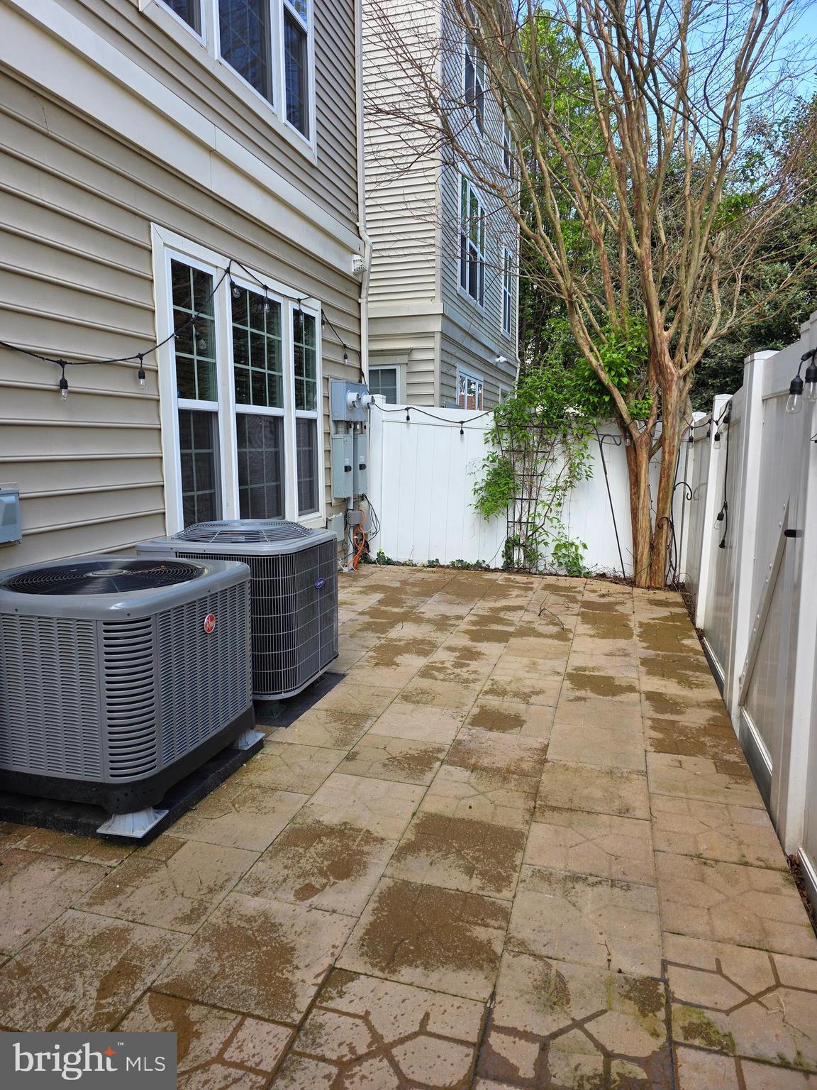 HUNTLEY - Residential Lease