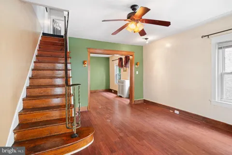 1037 W Jackson Street, Sharon Hill, PA MLS: PADE2081874