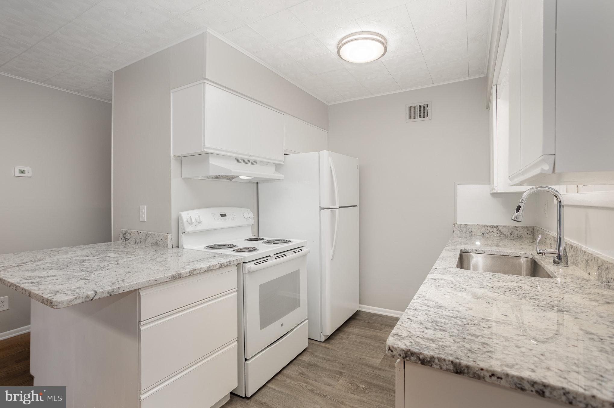 LAKE MEADE - Residential