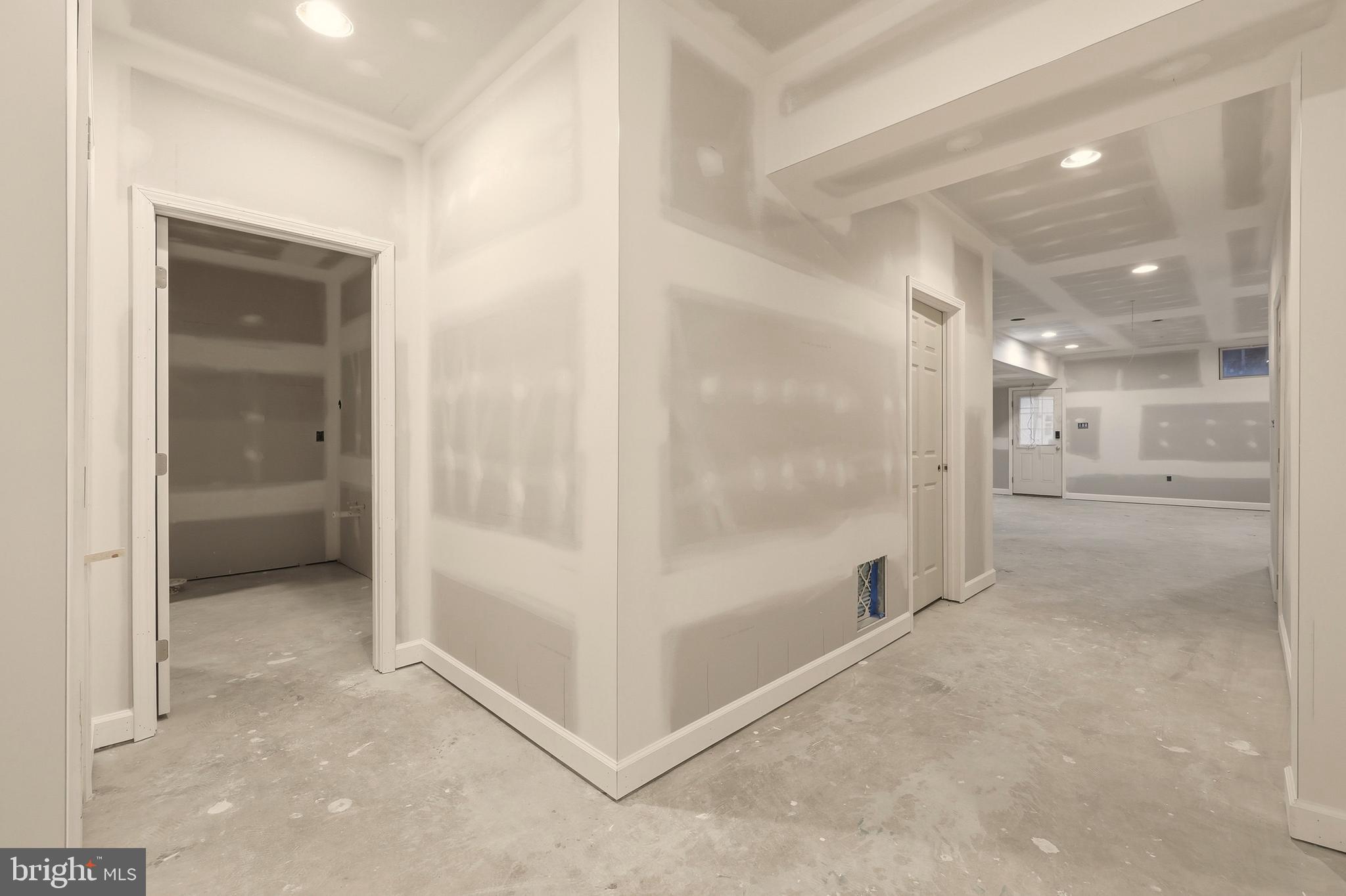 LAKE POINT ROUND HILL - Residential