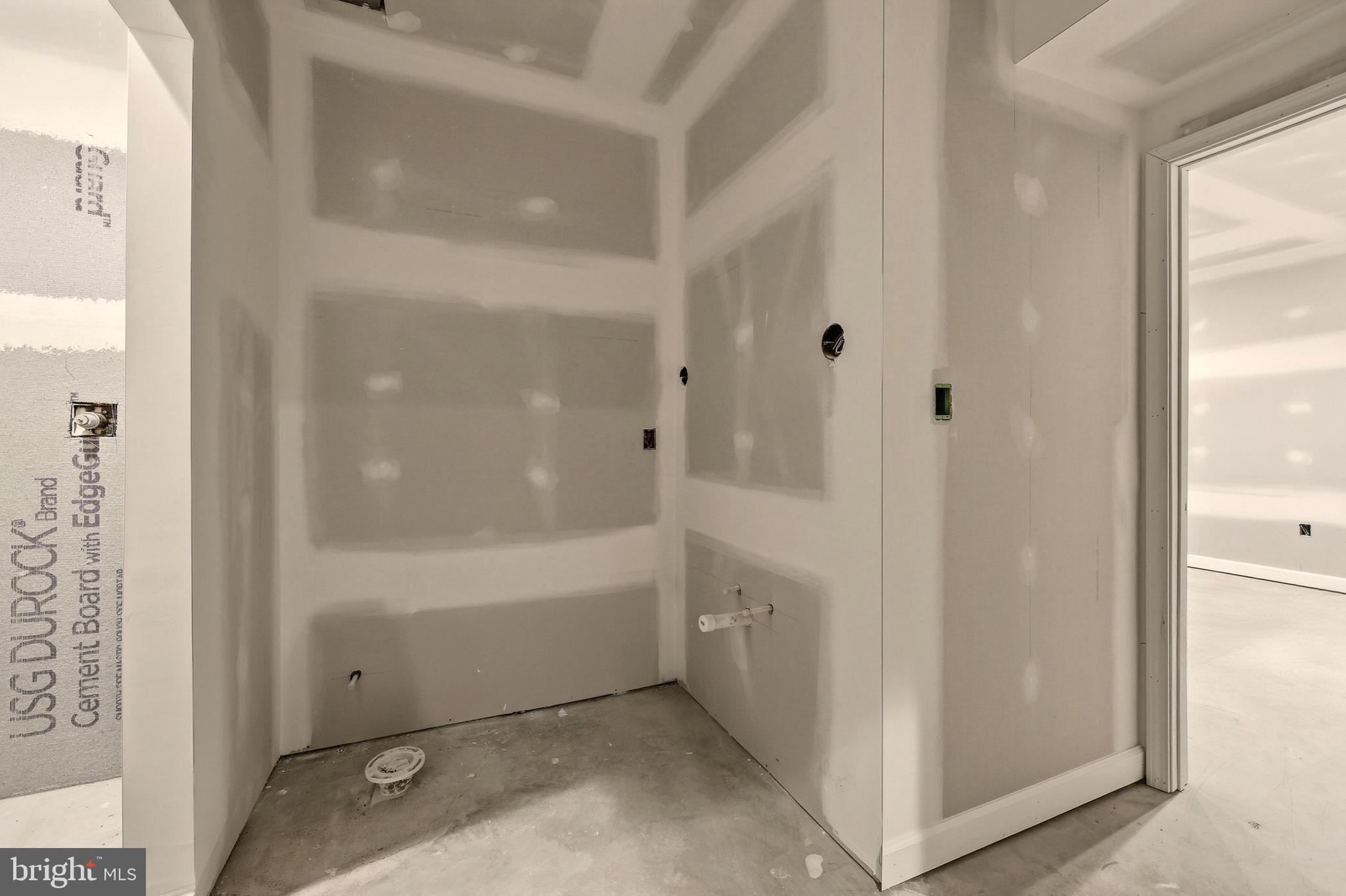 LAKE POINT ROUND HILL - Residential