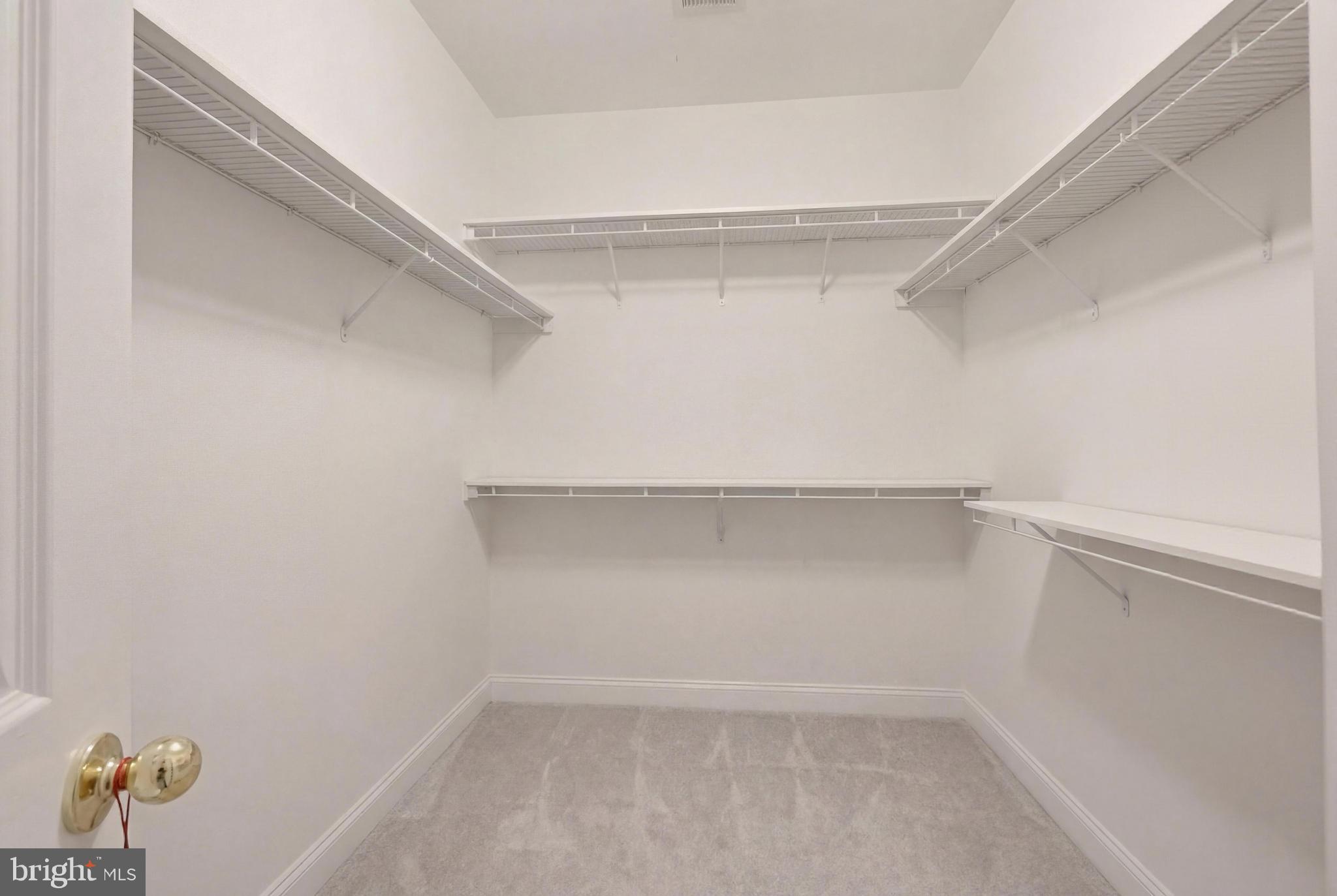 LAKE POINT ROUND HILL - Residential