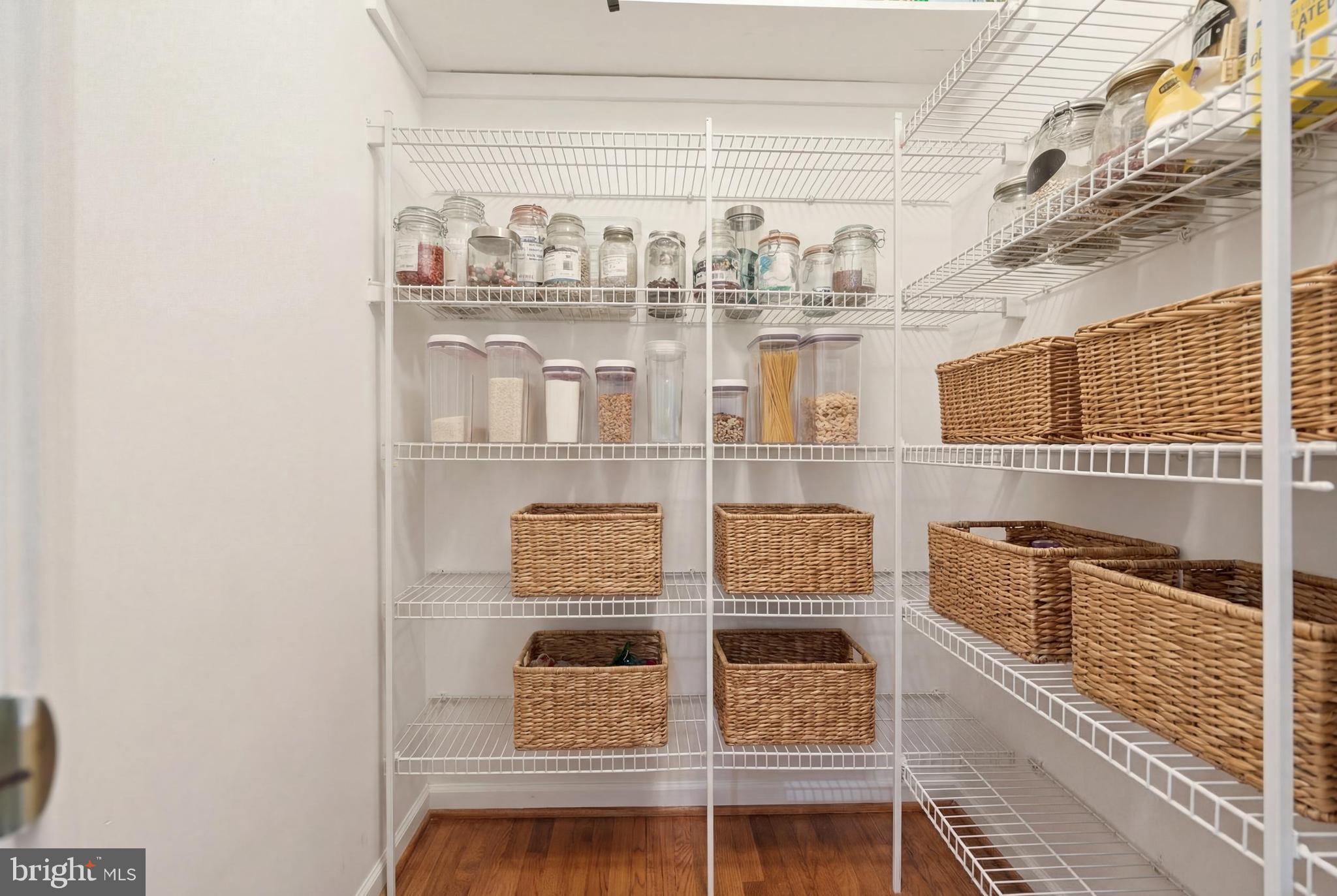 LAKE POINT ROUND HILL - Residential