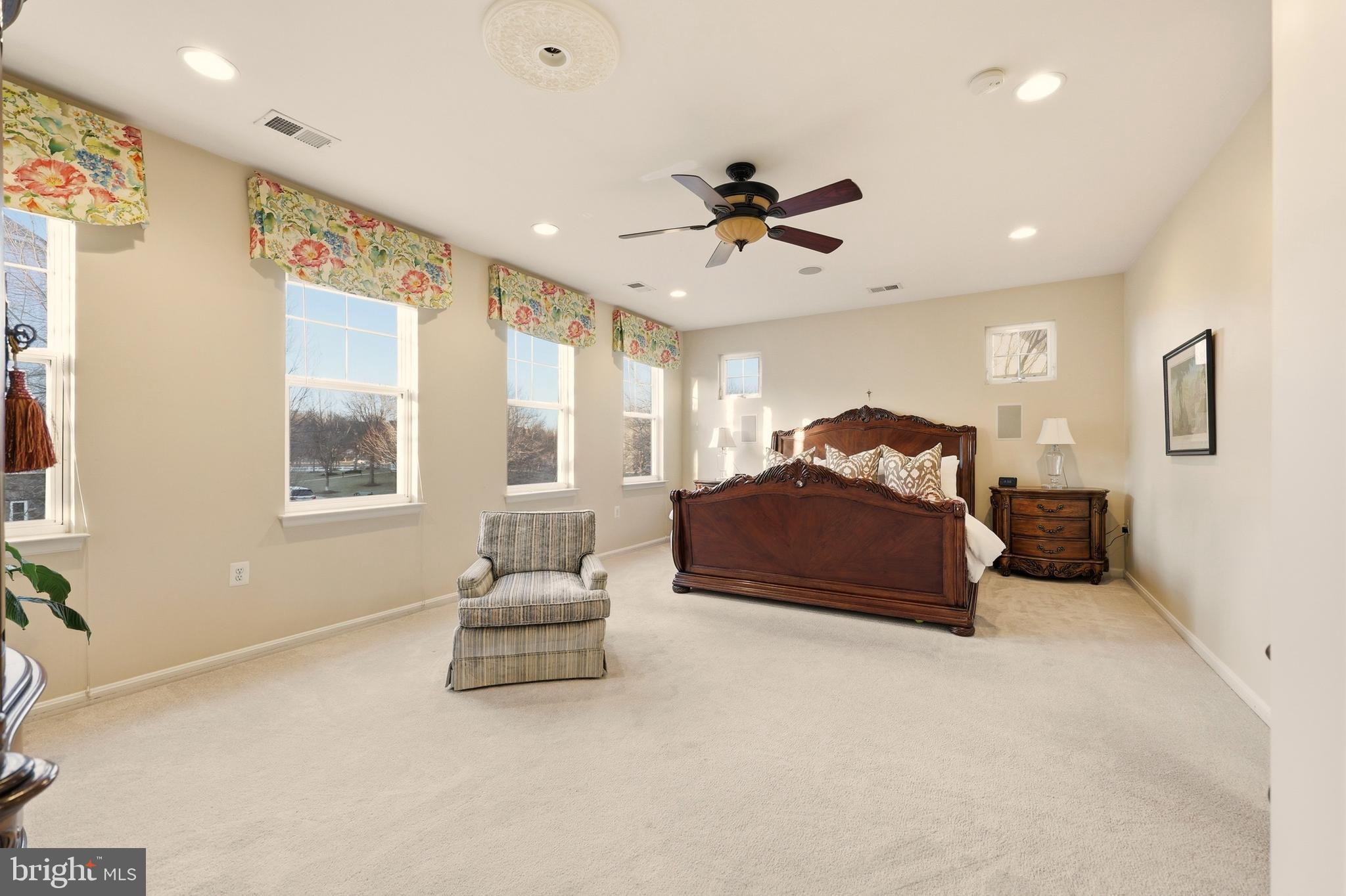 LAKE POINT ROUND HILL - Residential