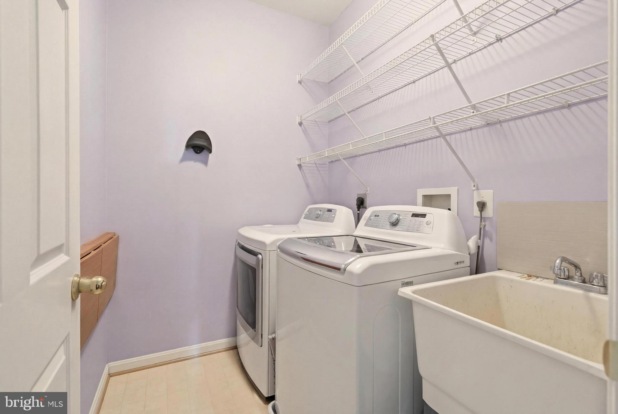 LAKE POINT ROUND HILL - Residential