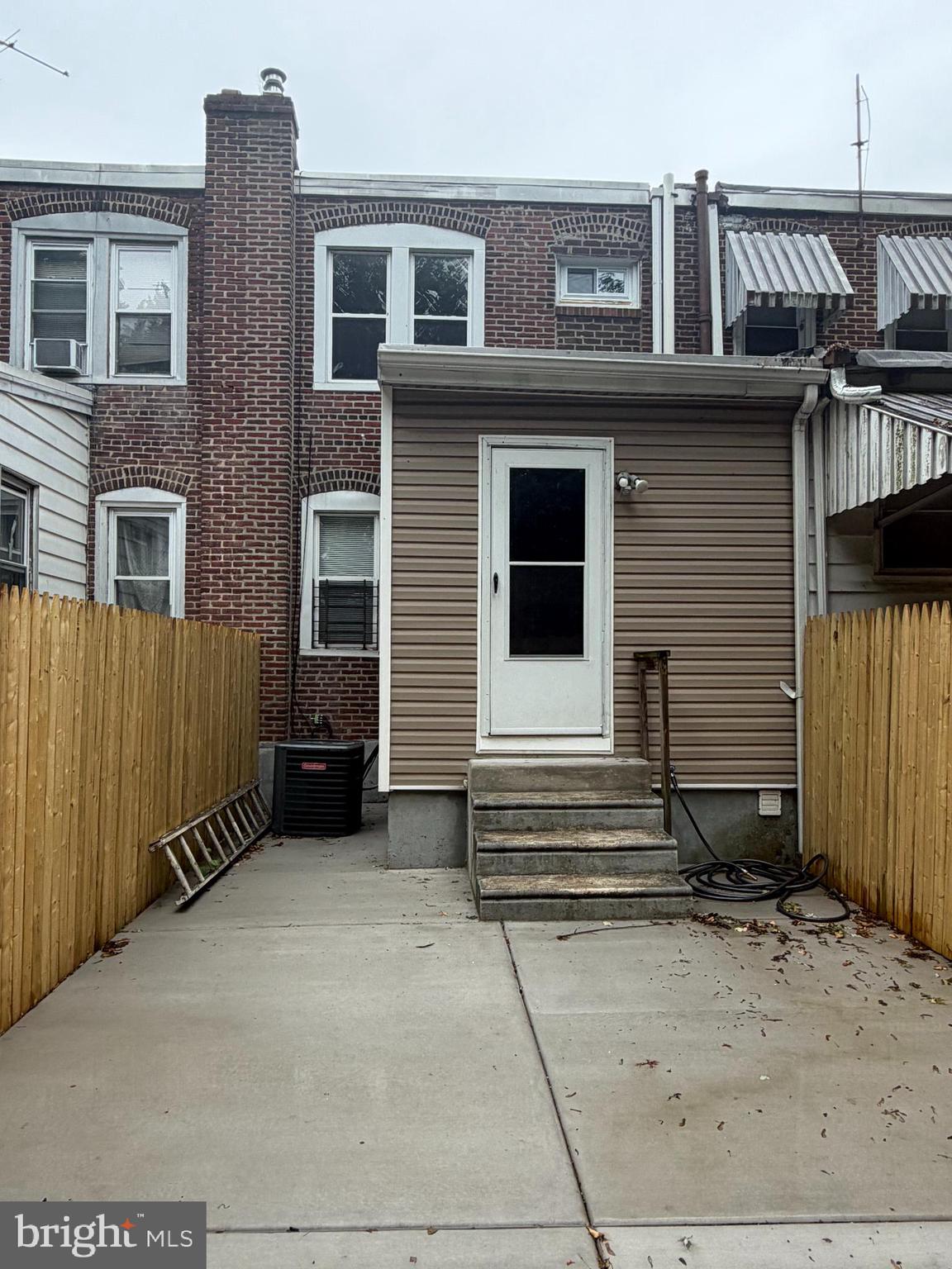 227 CEDAR AVENUE
