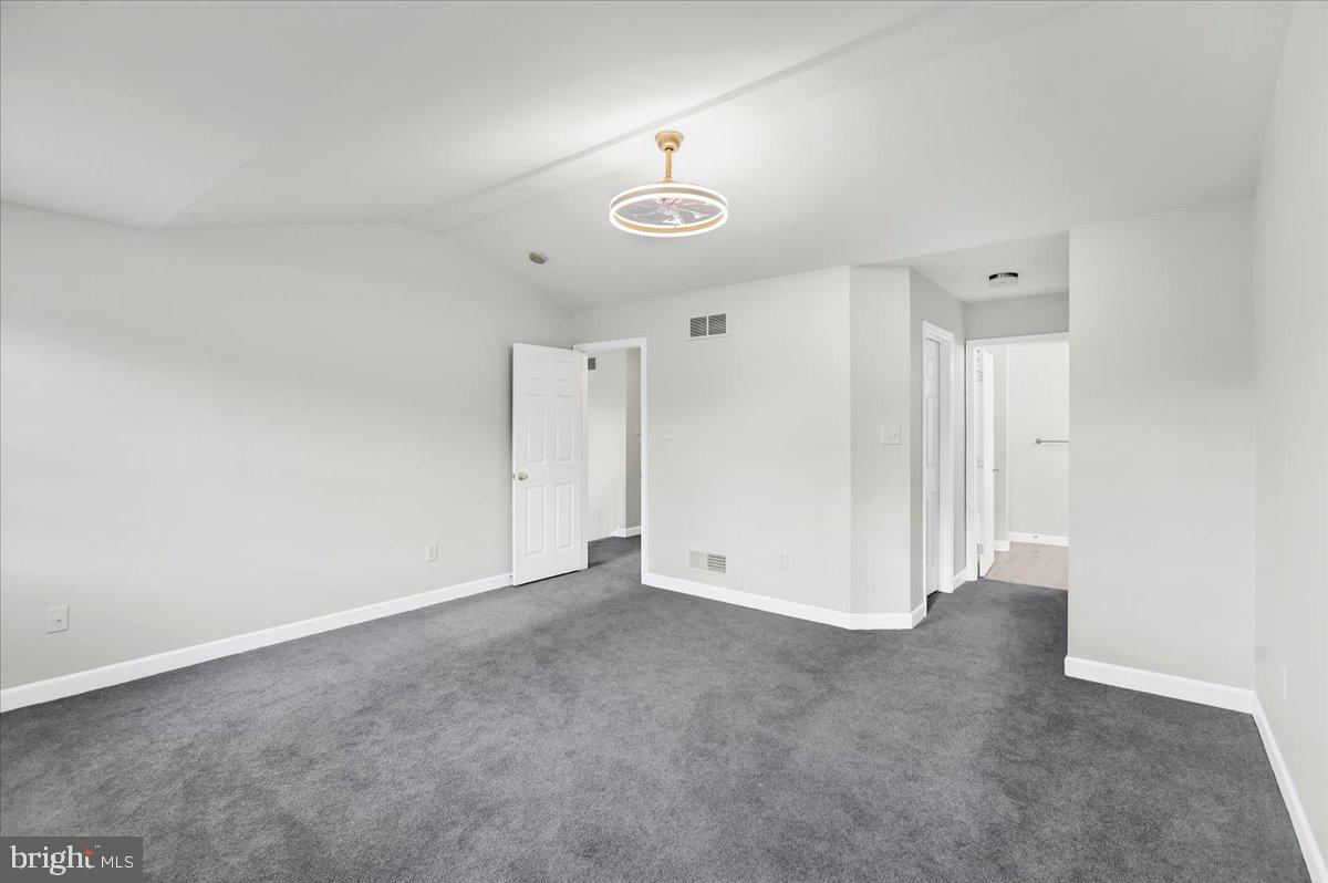 COLUMBIA COURT - Residential