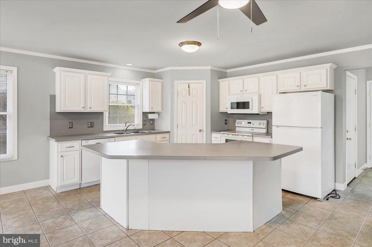 COLUMBIA COURT - Residential