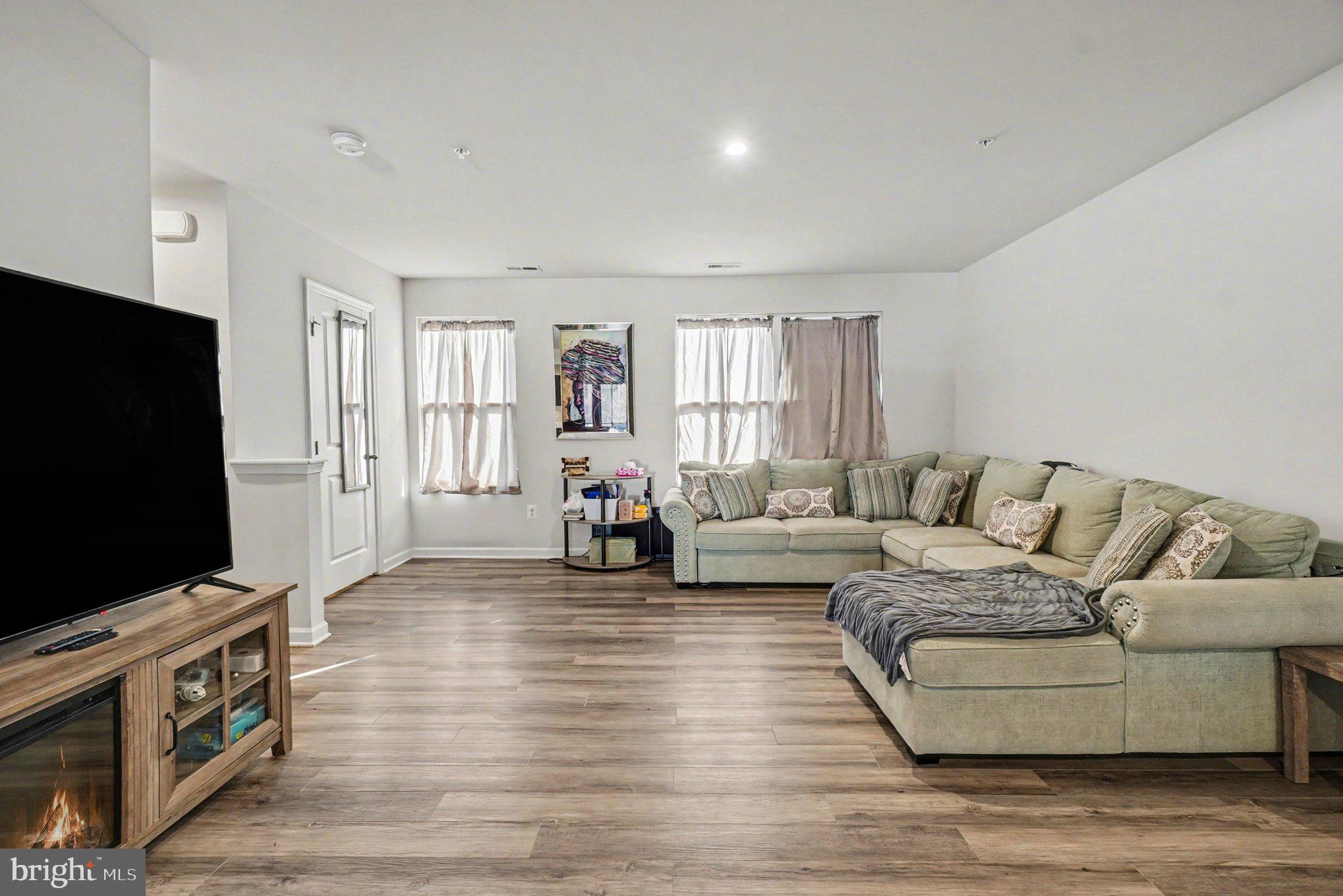 CHESAPEAKE CLUB - Residential