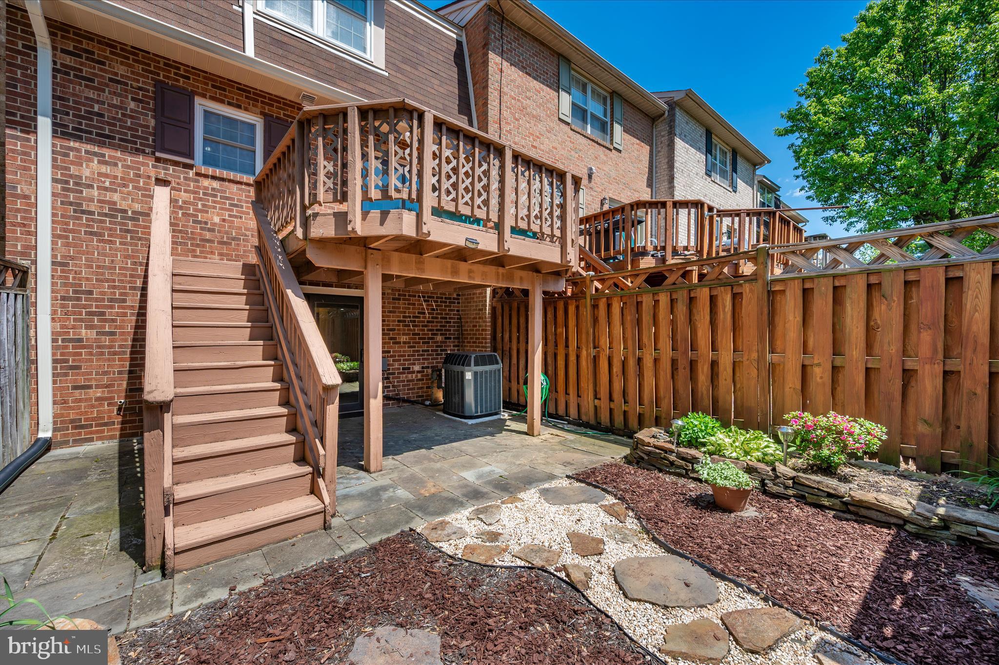 WATERSIDE - Residential