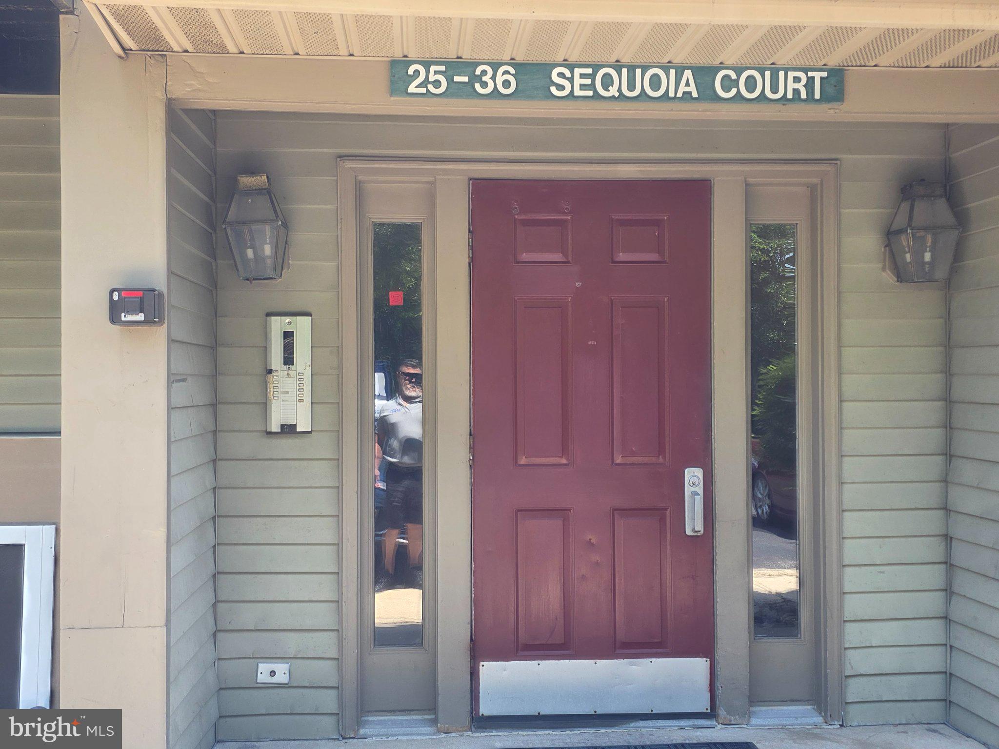 33 SEQUOIA COURT 33
