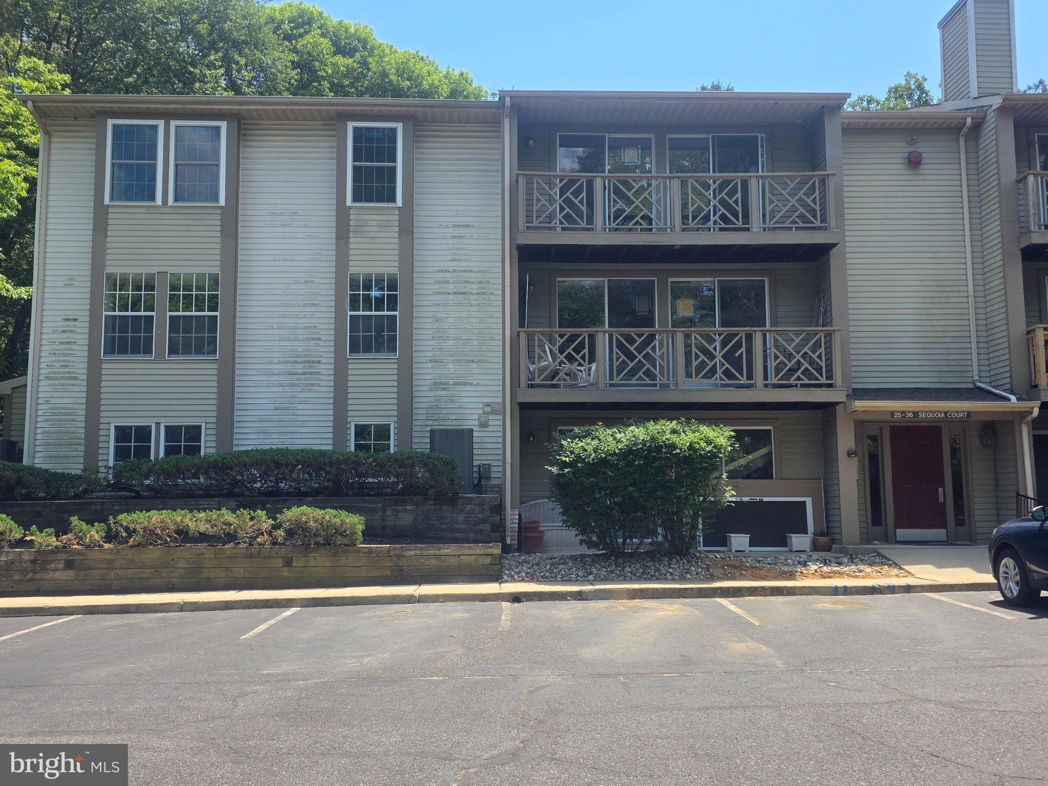 33 SEQUOIA COURT 33