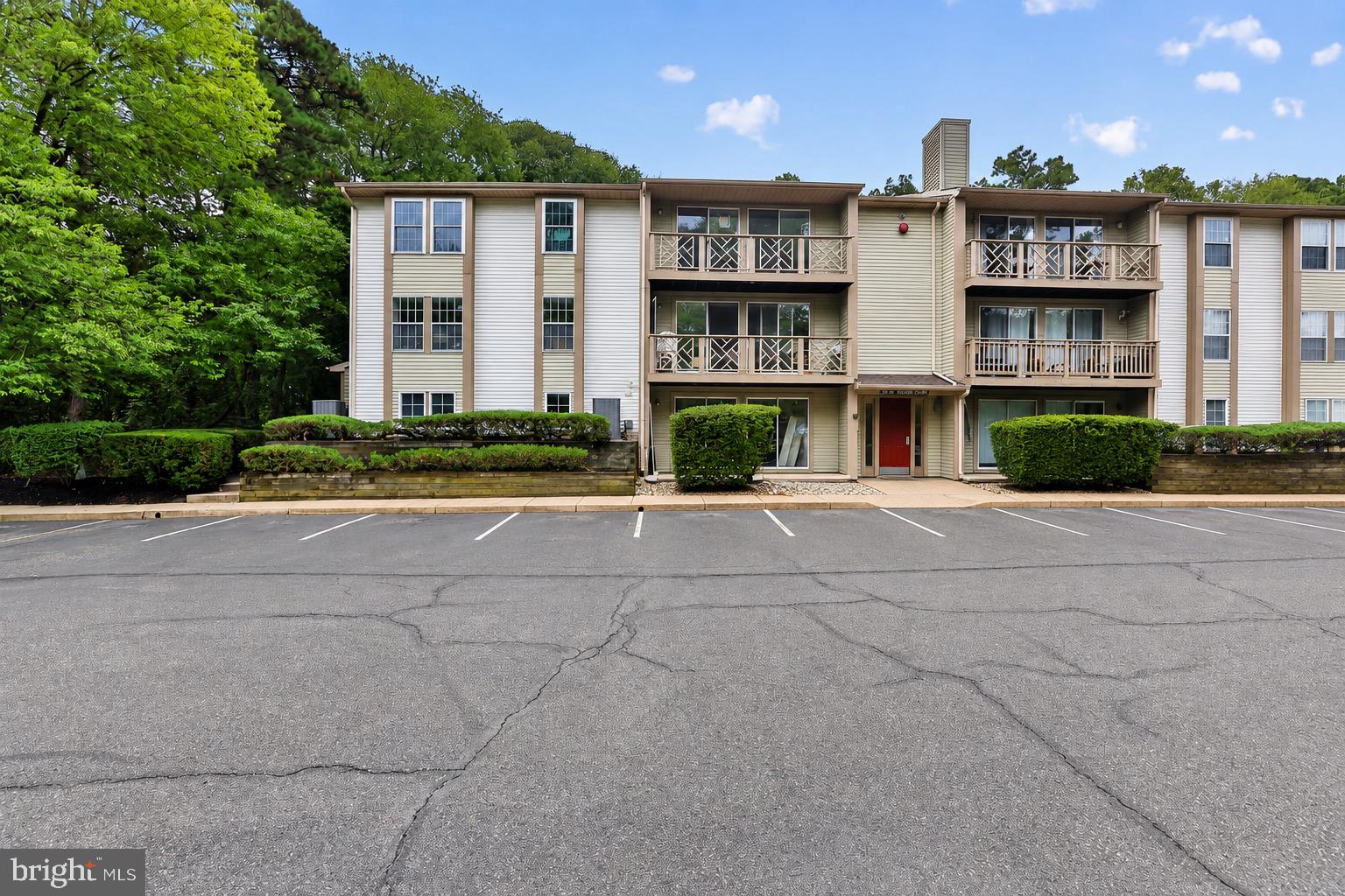 33 SEQUOIA COURT