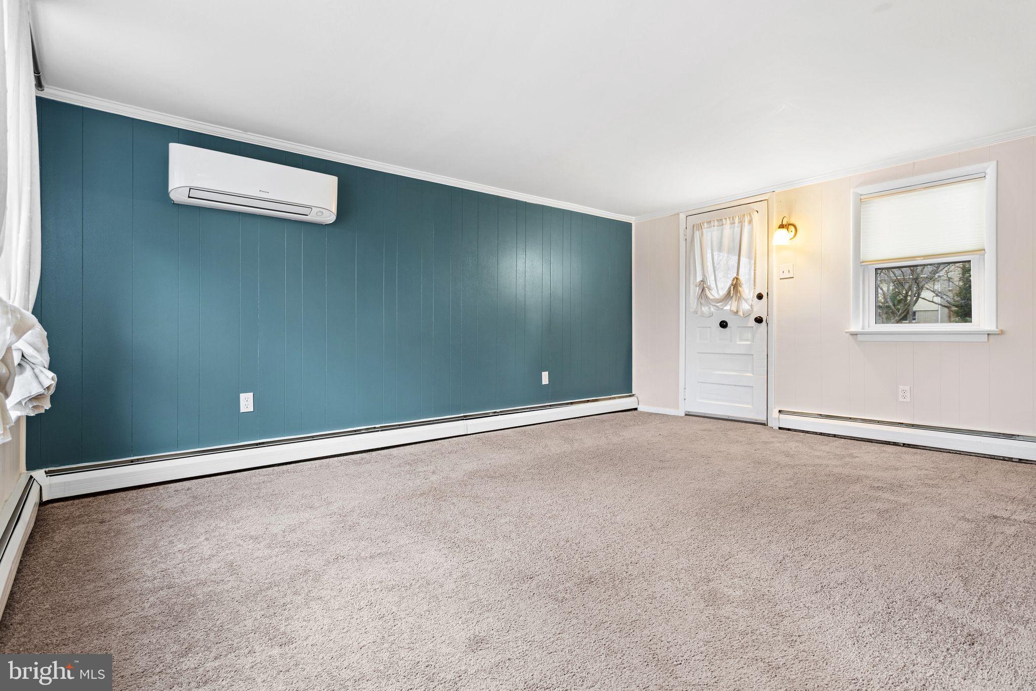 ASTON ARMS - Residential