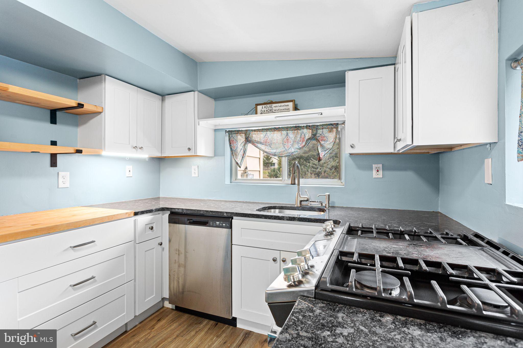 ASTON ARMS - Residential