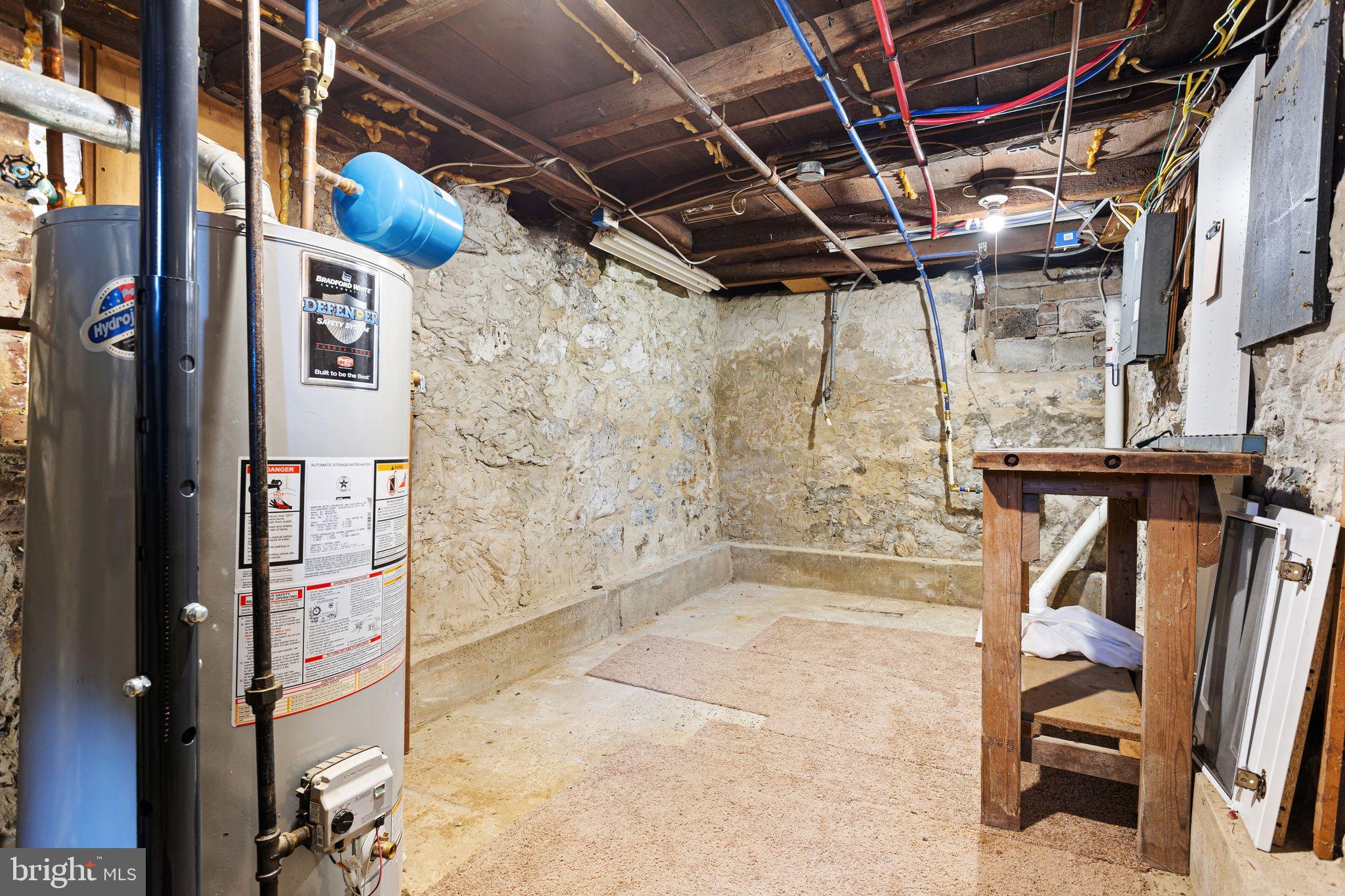 ASTON ARMS - Residential