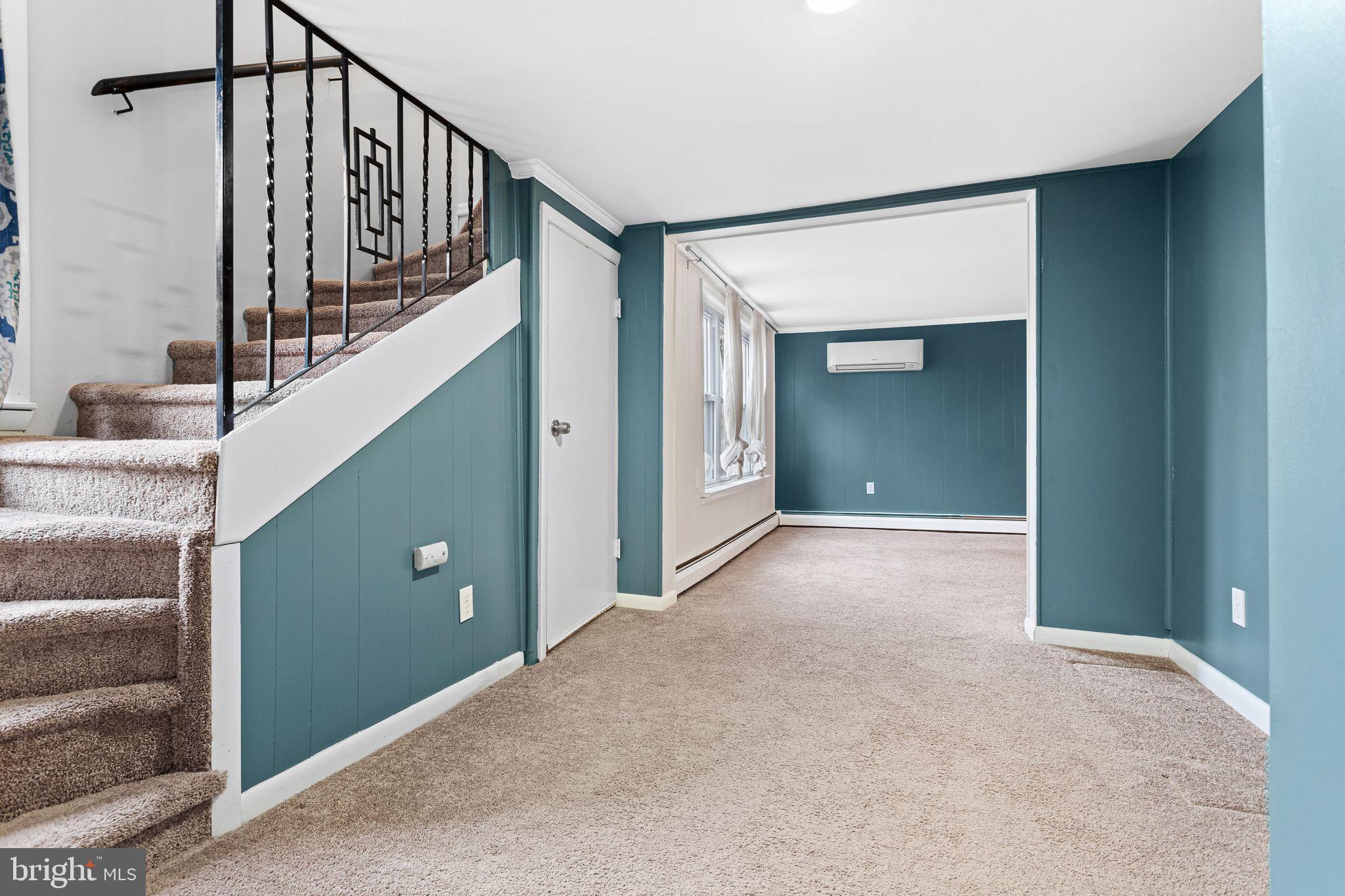 ASTON ARMS - Residential