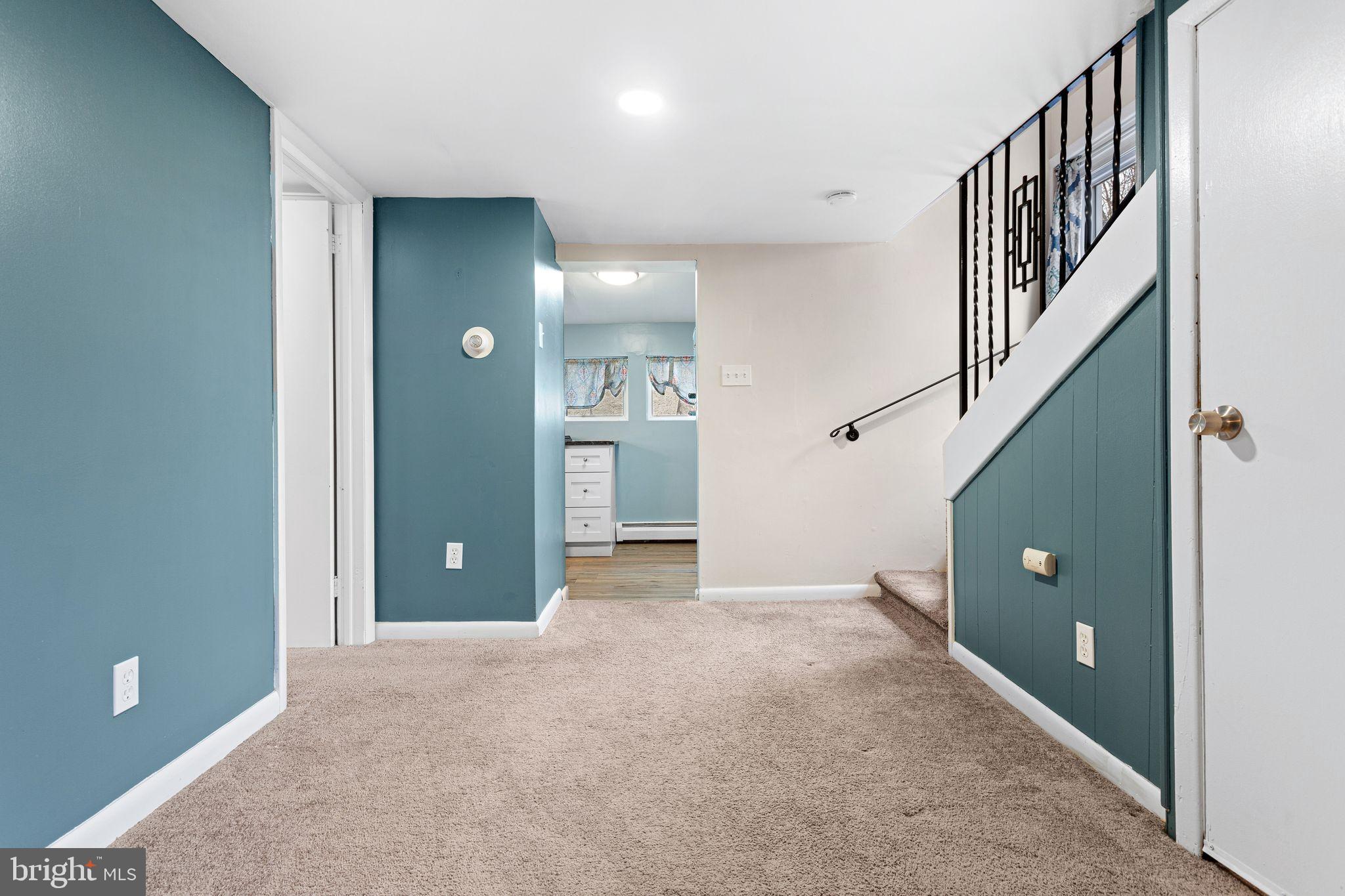 ASTON ARMS - Residential