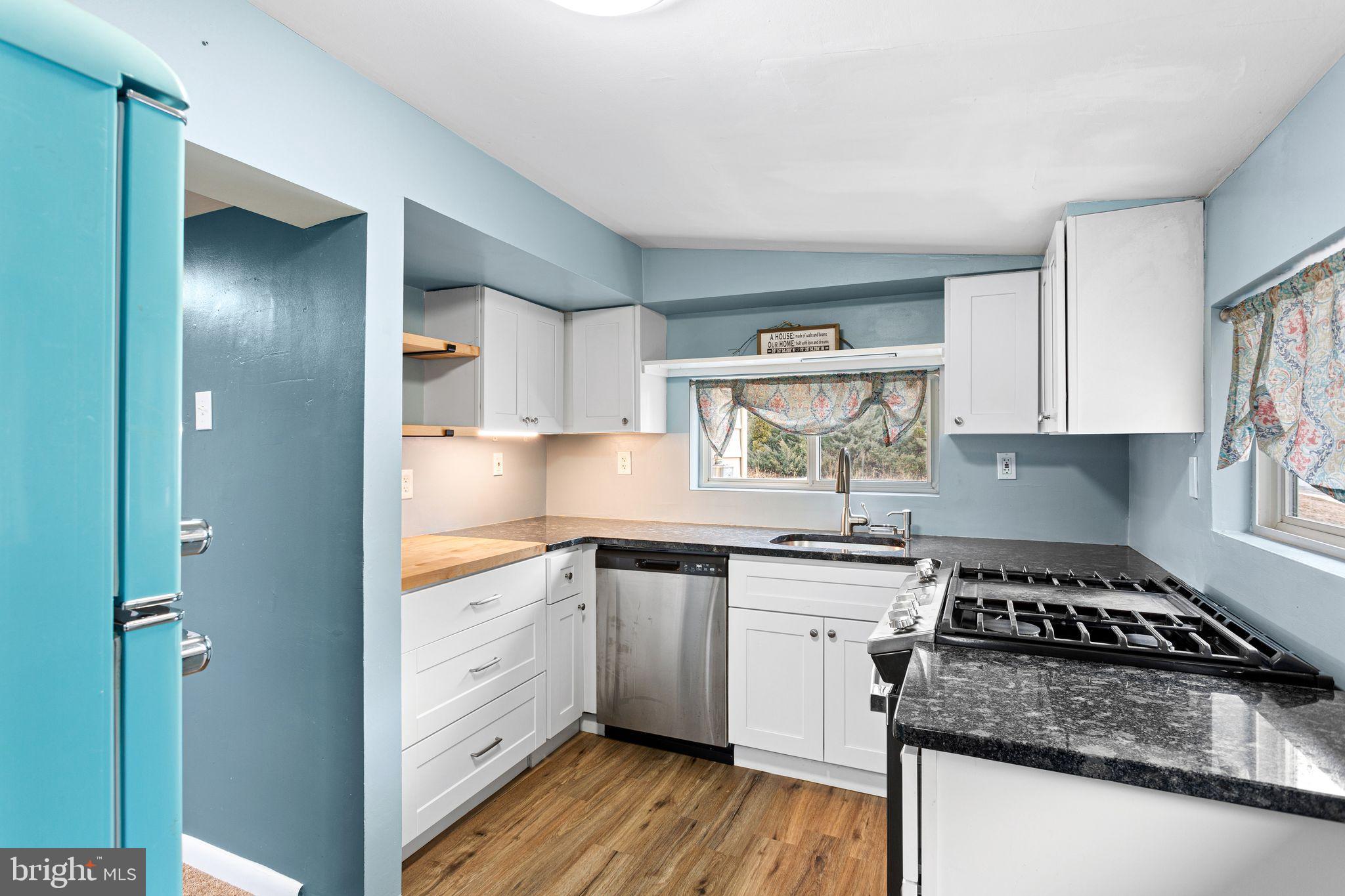 ASTON ARMS - Residential