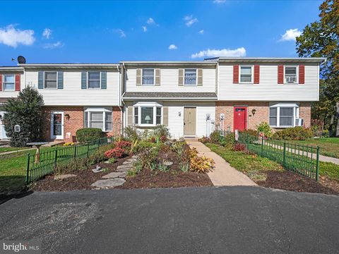 Photo of 146 Gregg Circle, EPHRATA, PA 17522 (MLS # PALA2077998)