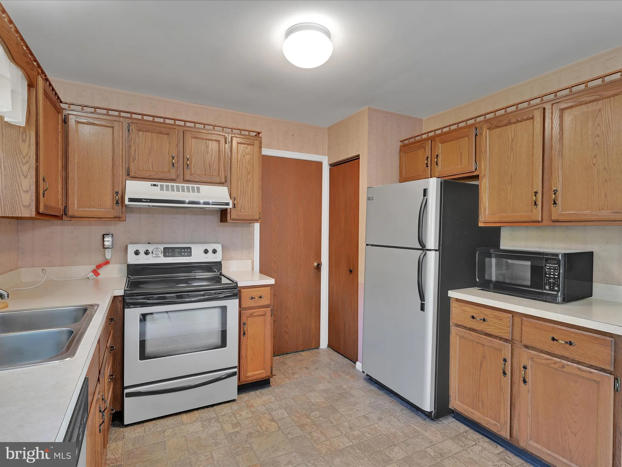 Ephrata, Pennsylvania 17522, United States, 3 Bedrooms Bedrooms, ,2 BathroomsBathrooms,Residential,Coming Soon,234622