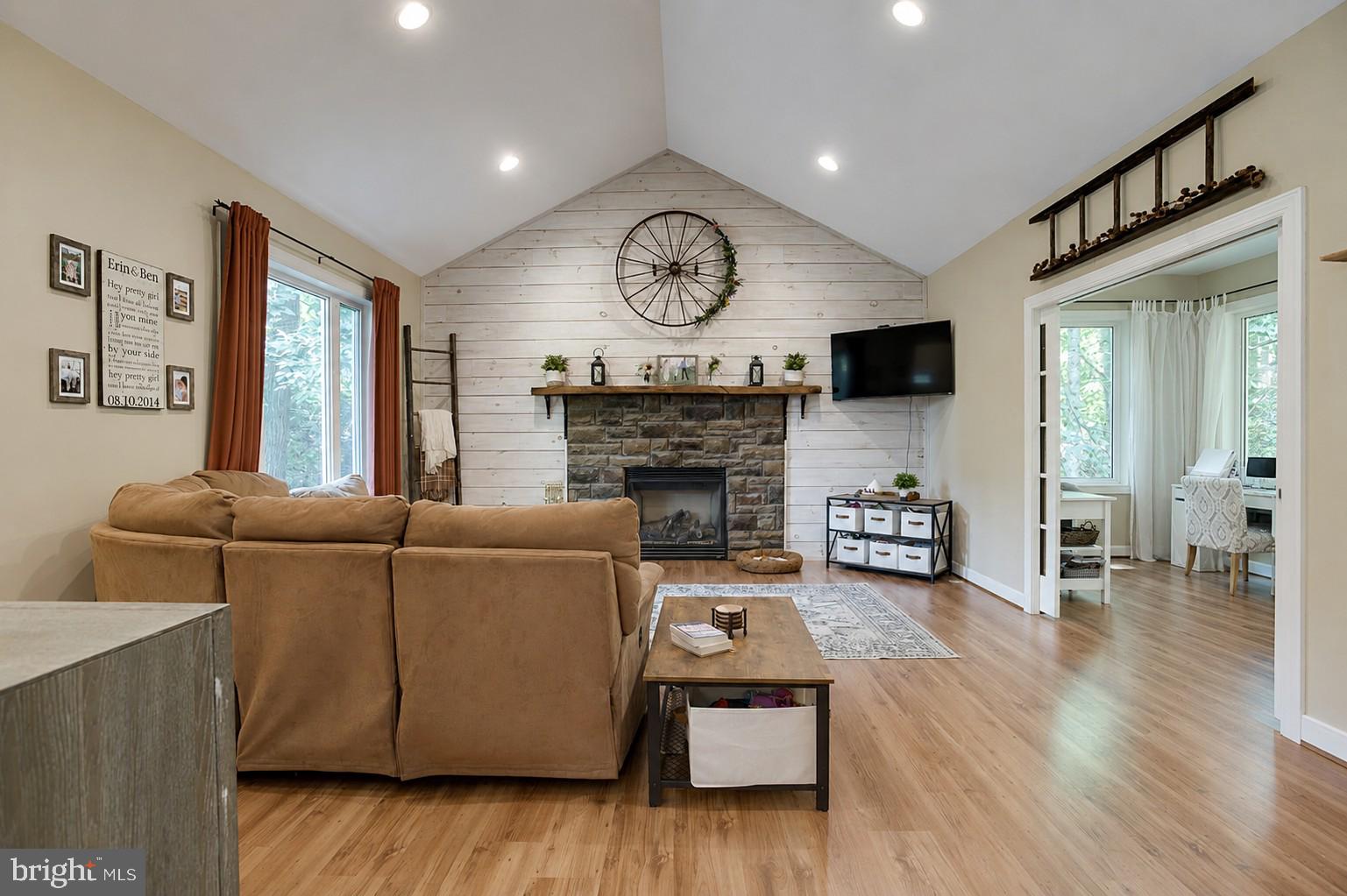 3480 SOUTHAMPTON DRIVE