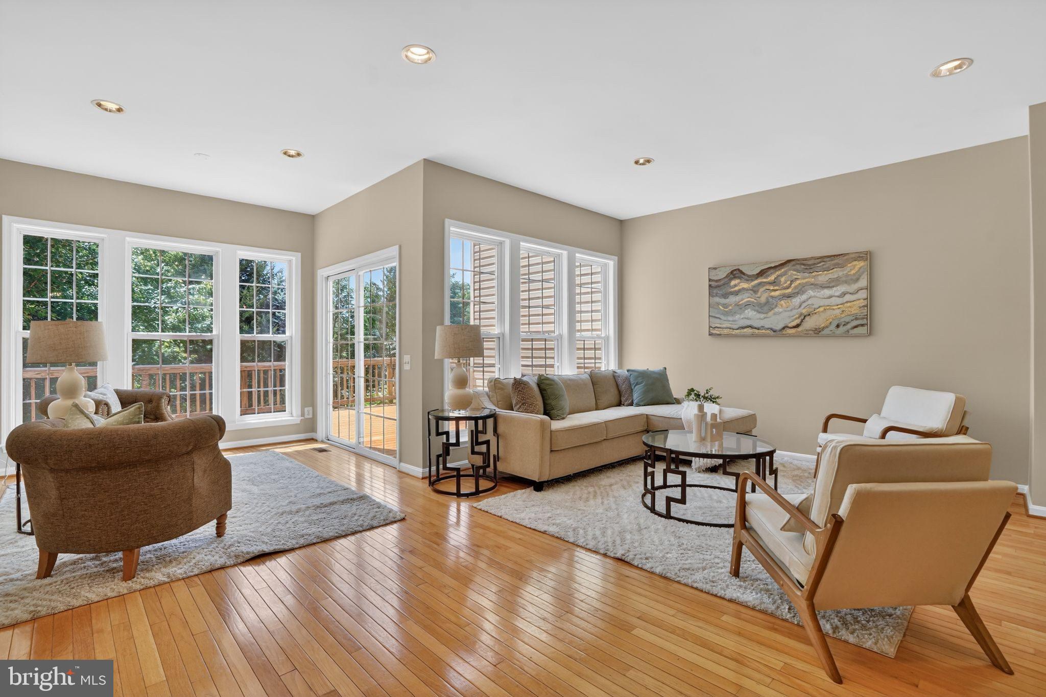 LAUREL HILL - Residential