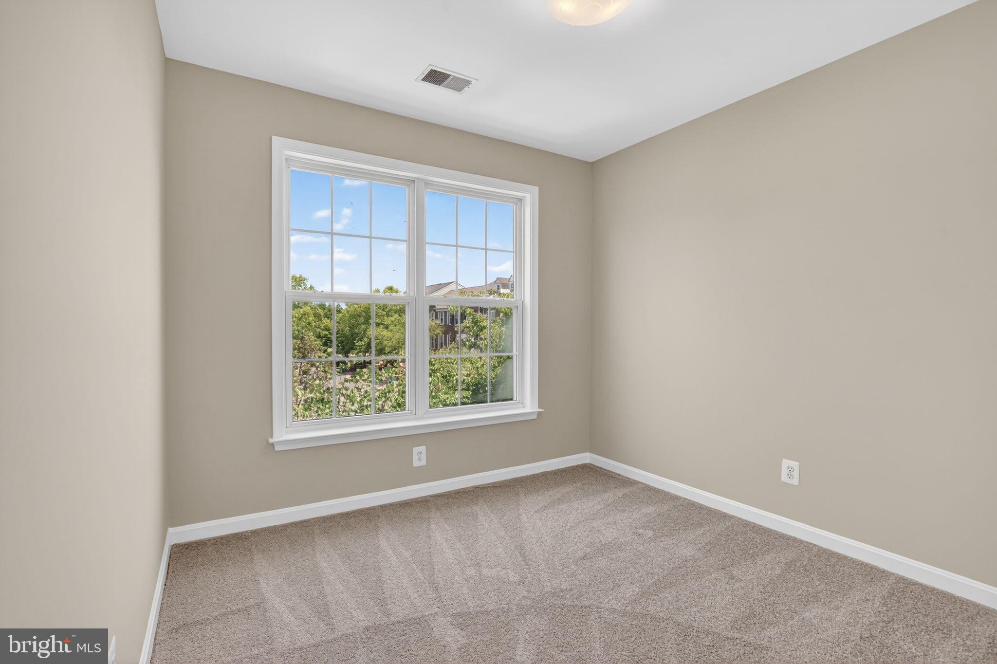 LAUREL HILL - Residential