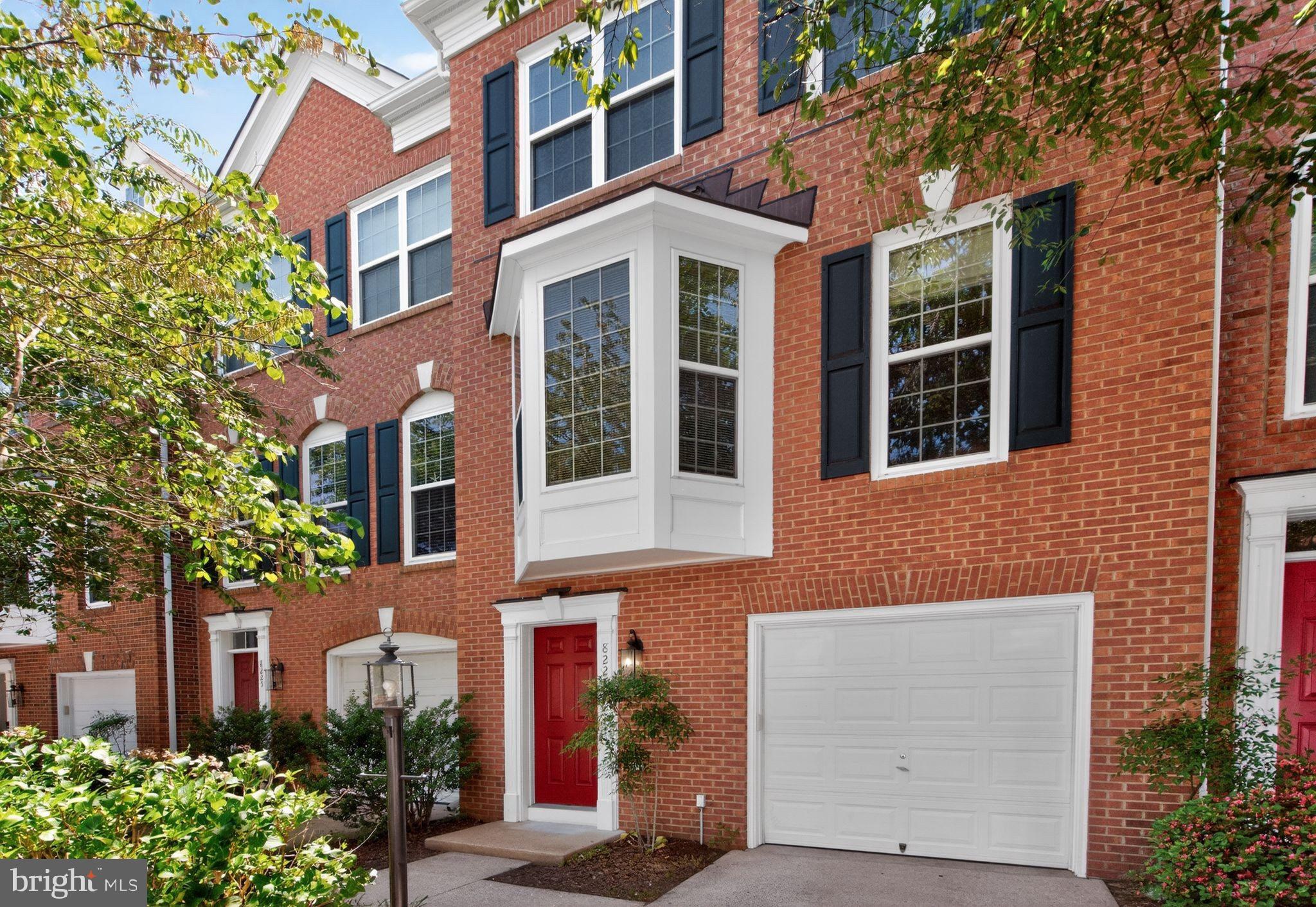 8227 SINGLELEAF LANE