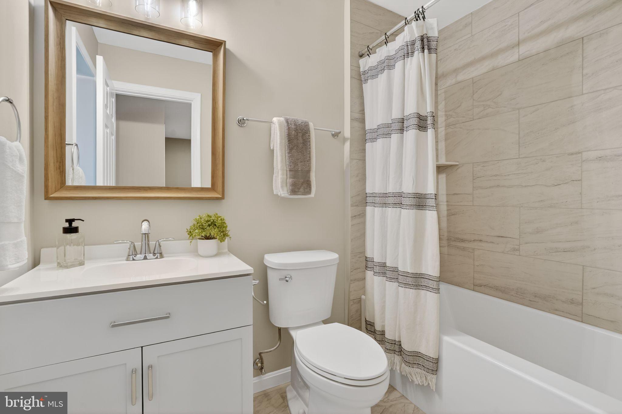 LAUREL HILL - Residential